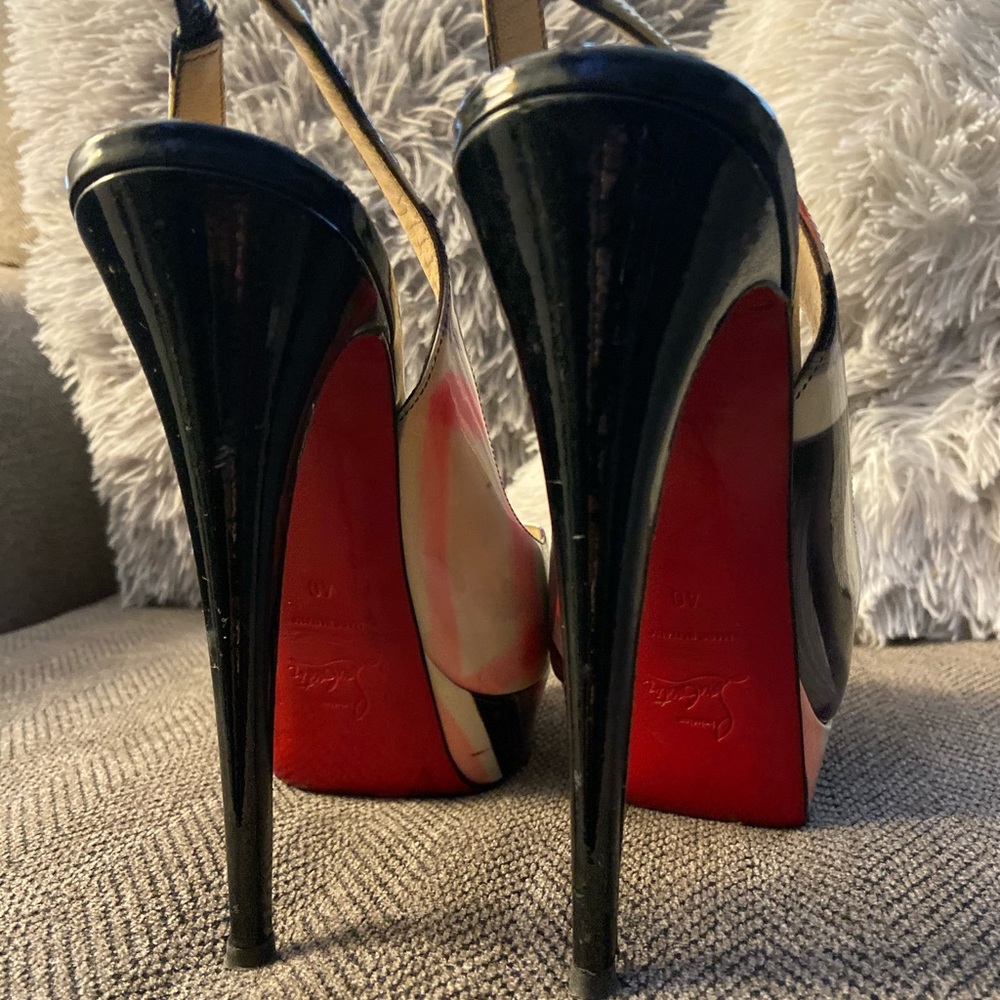 Lady Peep Graffiti Pump